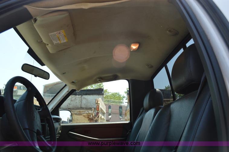 image for item G3621 2006 Chevrolet Silverado 2500HD pickup truck