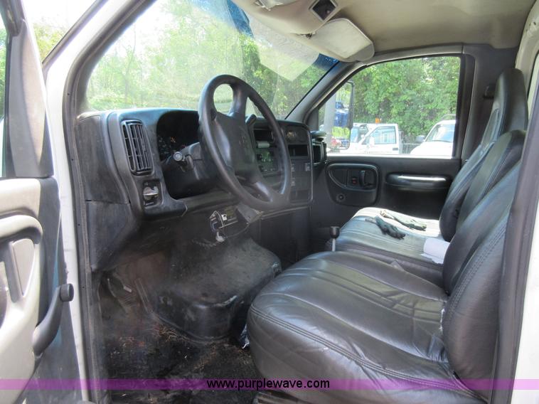 image for item G3624 2003 GMC C5 dump truck