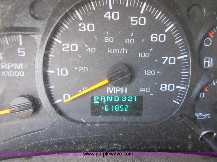 image for item G3624 2003 GMC C5 dump truck