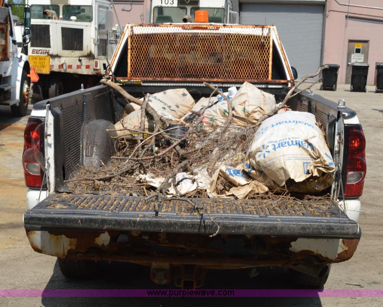 image for item G3625 2006 Chevrolet Silverado 2500HD Crew Cab pickup truck