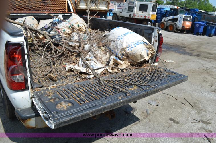 image for item G3625 2006 Chevrolet Silverado 2500HD Crew Cab pickup truck