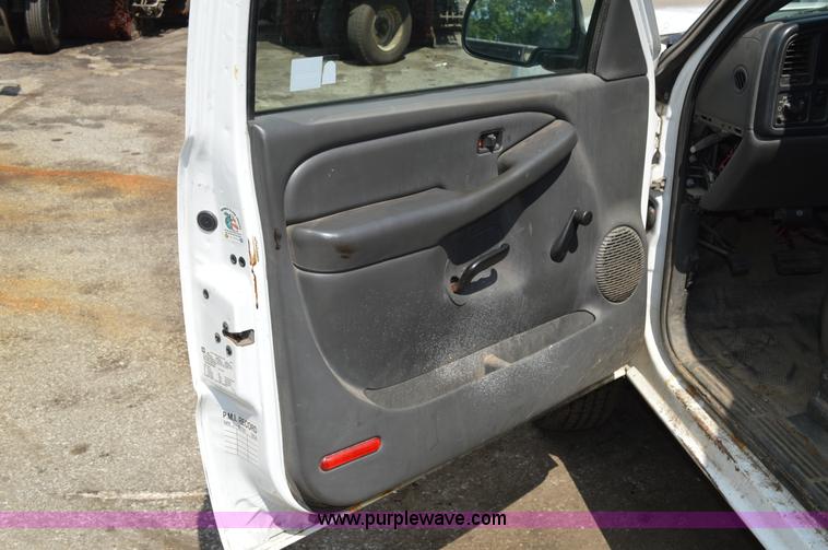 image for item G3625 2006 Chevrolet Silverado 2500HD Crew Cab pickup truck