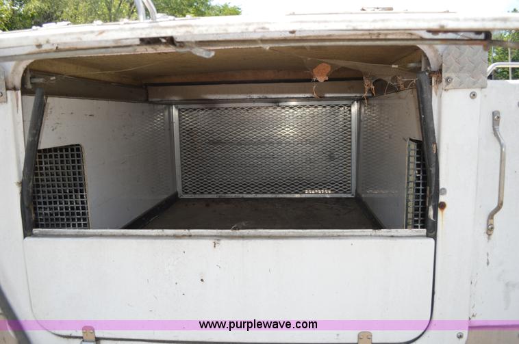 image for item G3626 2000 Chevrolet 3500 animal control pickup truck