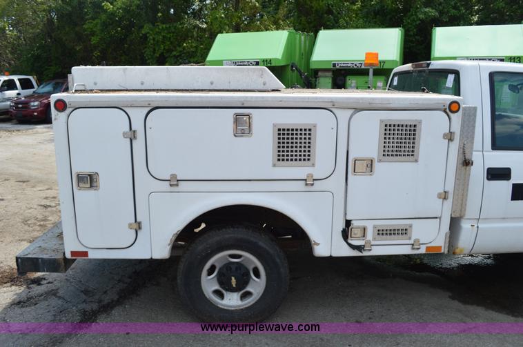 image for item G3626 2000 Chevrolet 3500 animal control pickup truck