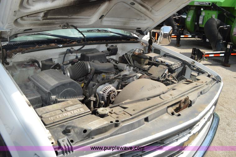 image for item G3626 2000 Chevrolet 3500 animal control pickup truck