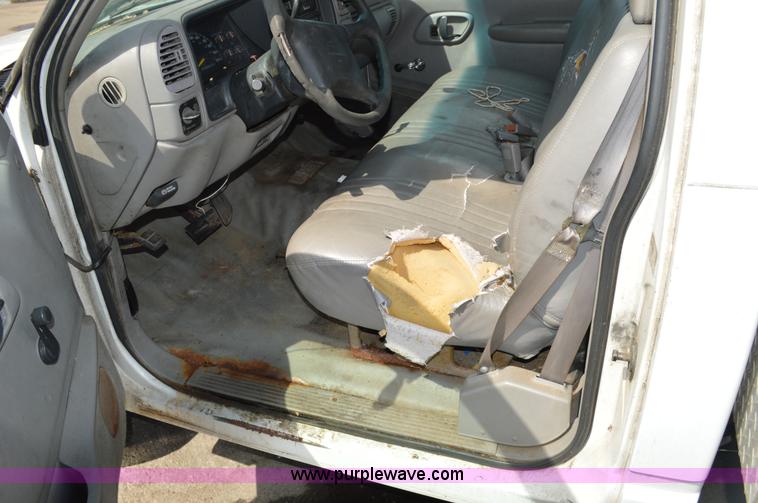 image for item G3626 2000 Chevrolet 3500 animal control pickup truck