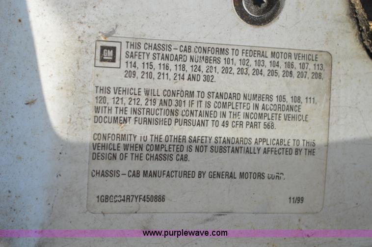 image for item G3626 2000 Chevrolet 3500 animal control pickup truck