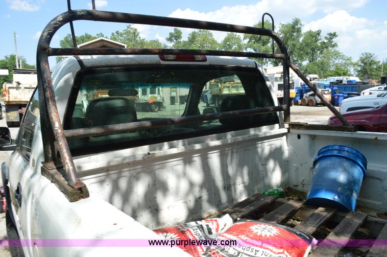 image for item G3628 2002 Chevrolet Silverado 2500HD pickup truck