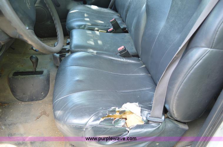 image for item G3628 2002 Chevrolet Silverado 2500HD pickup truck