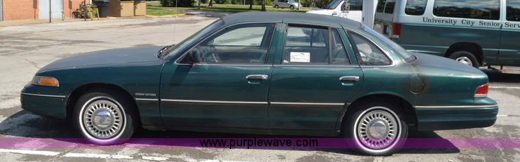 image for item G3630 1993 Ford Crown Victoria LX