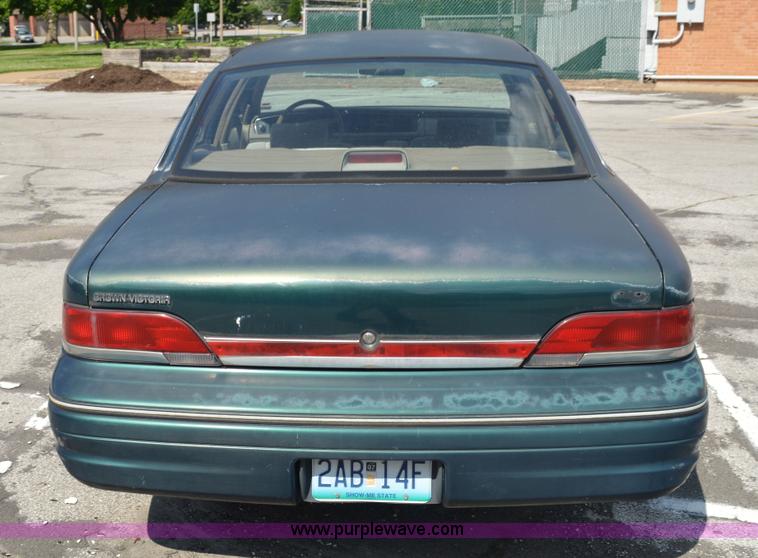 image for item G3630 1993 Ford Crown Victoria LX