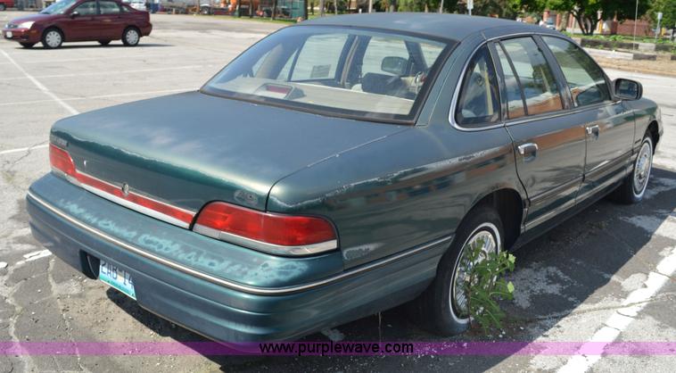 image for item G3630 1993 Ford Crown Victoria LX