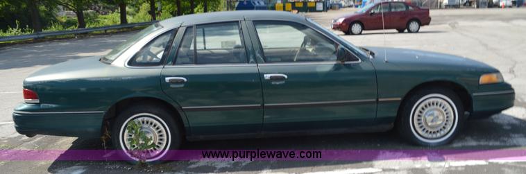 image for item G3630 1993 Ford Crown Victoria LX