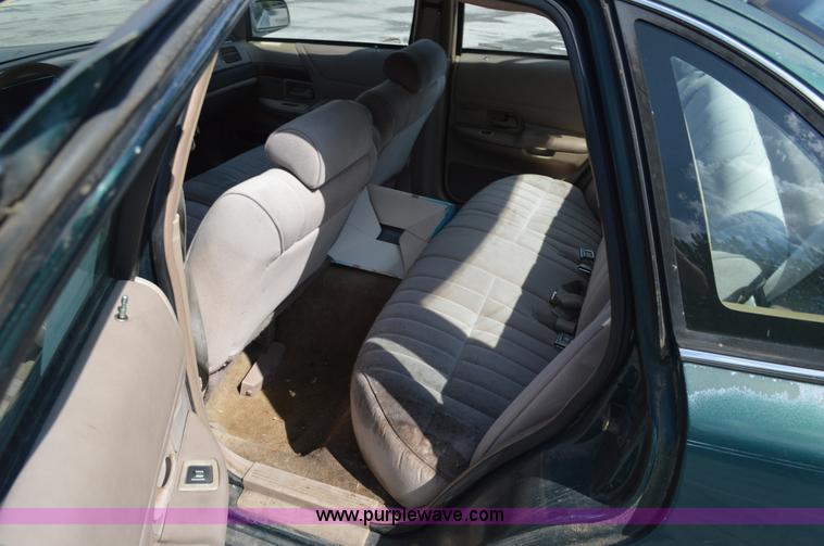 image for item G3630 1993 Ford Crown Victoria LX