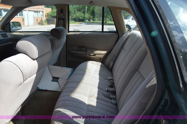 image for item G3630 1993 Ford Crown Victoria LX