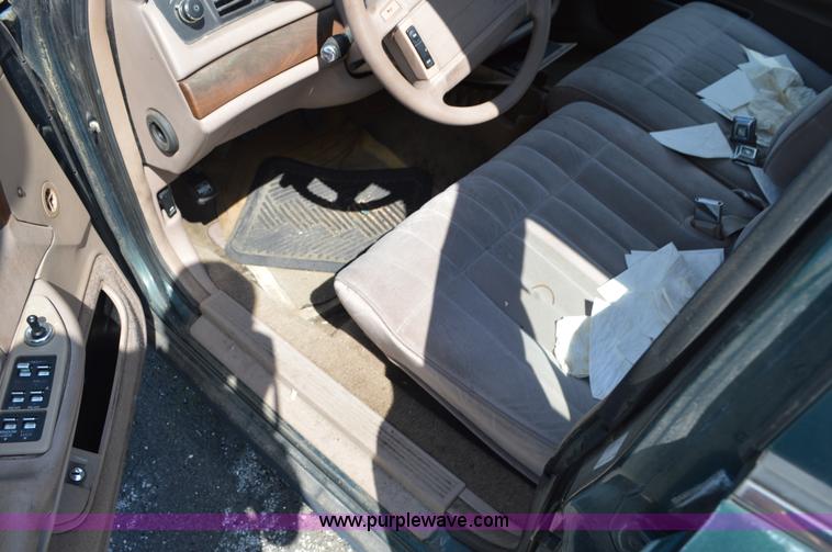 image for item G3630 1993 Ford Crown Victoria LX