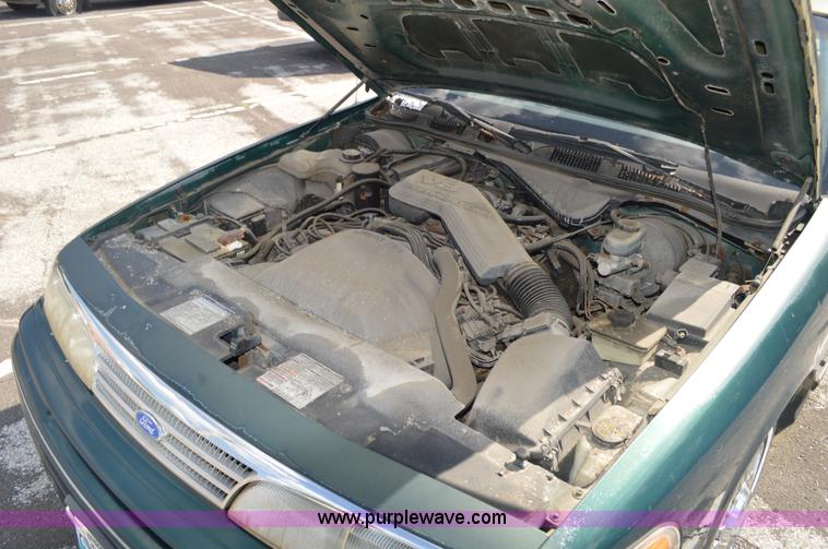image for item G3630 1993 Ford Crown Victoria LX