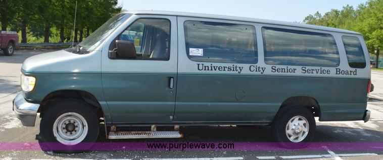 image for item G3632 1995 Ford Club Wagon Super van
