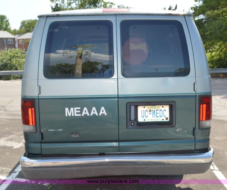 image for item G3632 1995 Ford Club Wagon Super van