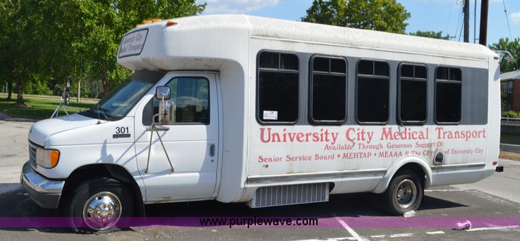 image for item G3633 1994 Ford Econoline E350 bus