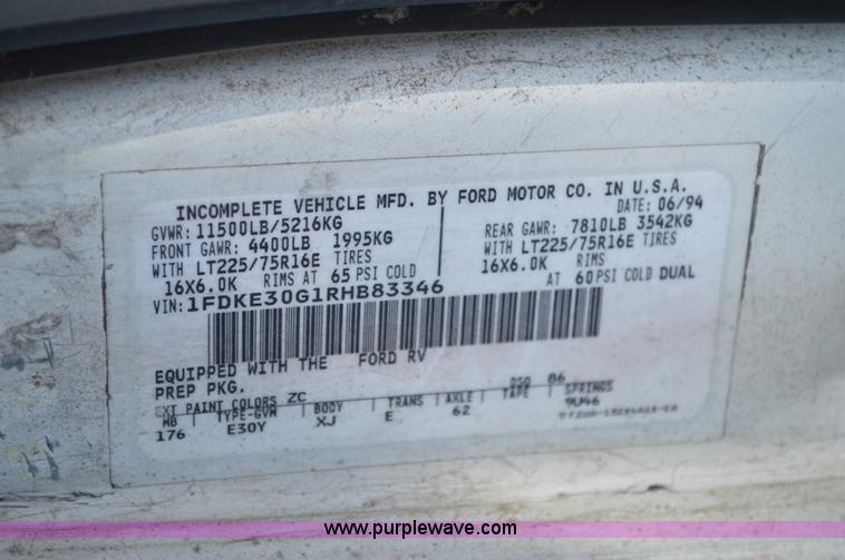 image for item G3633 1994 Ford Econoline E350 bus