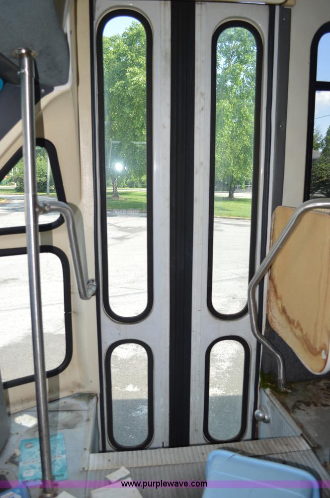 image for item G3633 1994 Ford Econoline E350 bus