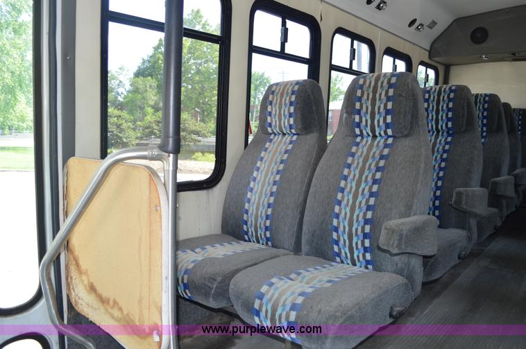 image for item G3633 1994 Ford Econoline E350 bus