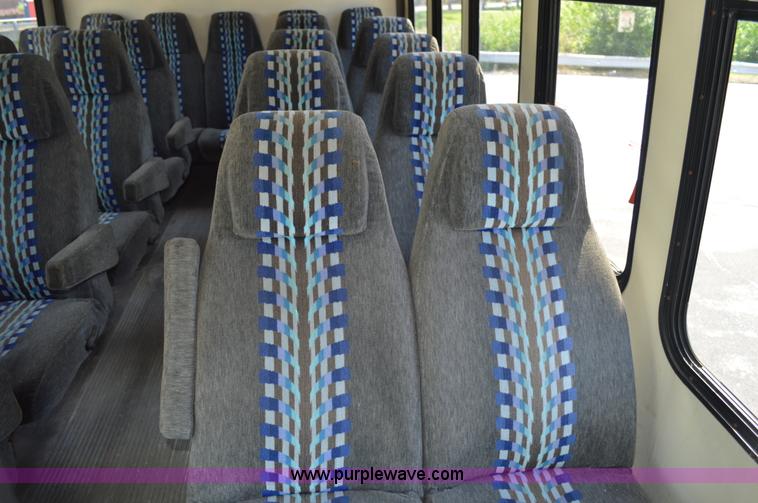 image for item G3633 1994 Ford Econoline E350 bus