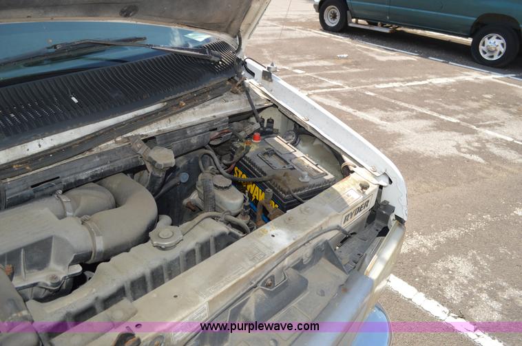 image for item G3633 1994 Ford Econoline E350 bus