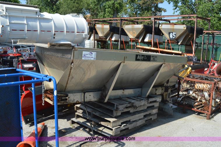 image for item G3636 Air-Flo stainless steel salt spreader