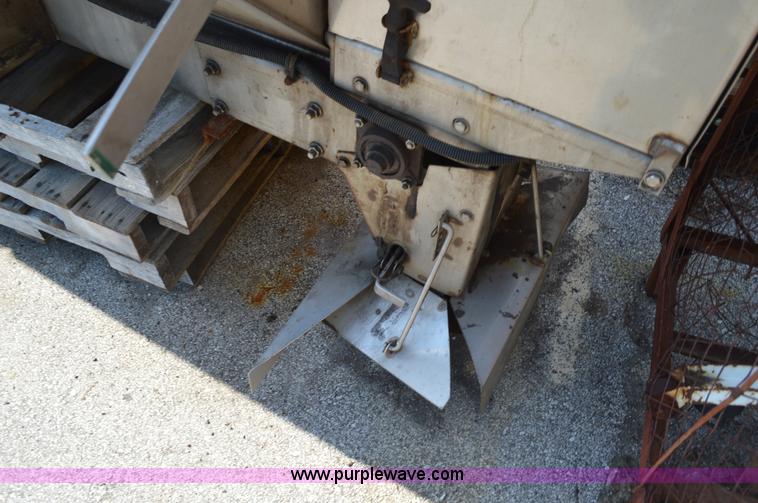 image for item G3636 Air-Flo stainless steel salt spreader