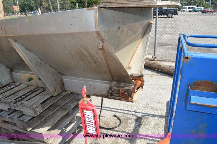 image for item G3636 Air-Flo stainless steel salt spreader