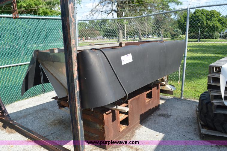 image for item G3639 Air-Flo stainless steel salt spreader