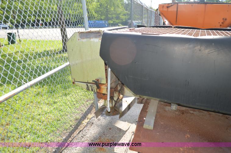 image for item G3639 Air-Flo stainless steel salt spreader