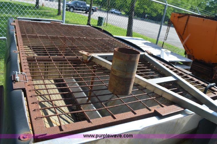 image for item G3639 Air-Flo stainless steel salt spreader