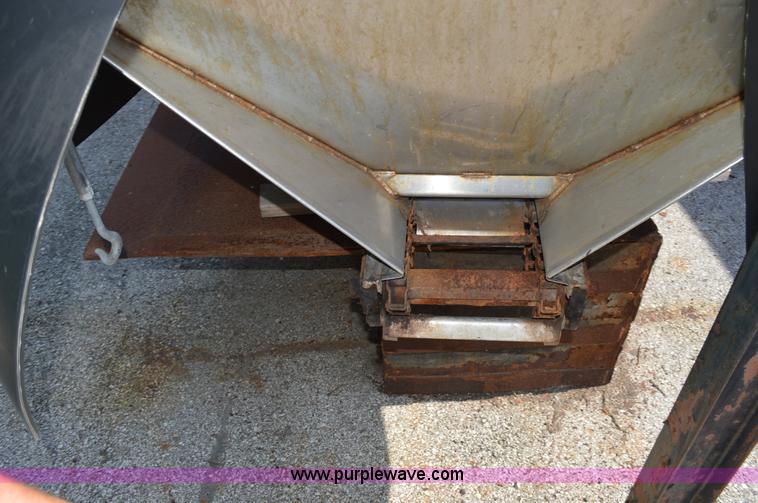 image for item G3639 Air-Flo stainless steel salt spreader