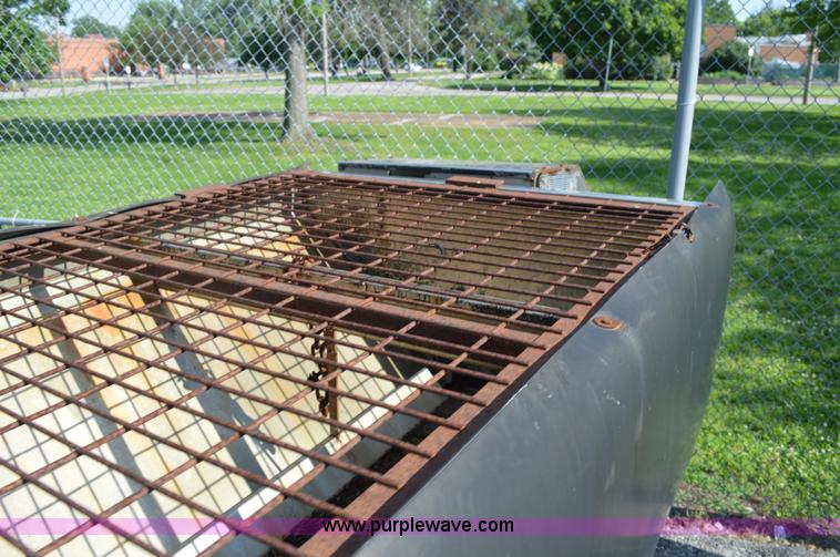 image for item G3639 Air-Flo stainless steel salt spreader