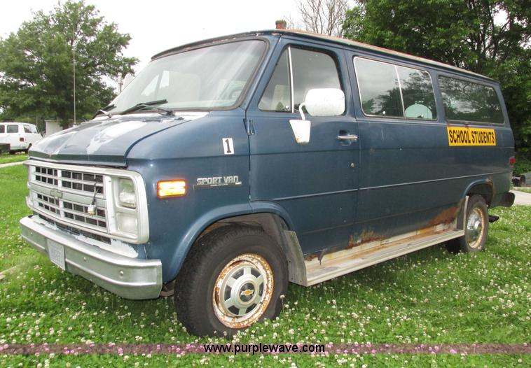 image for item H4584 1991 Chevrolet van