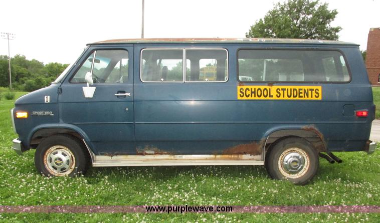 image for item H4584 1991 Chevrolet van