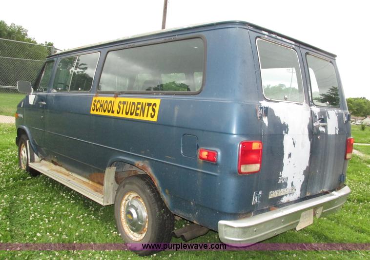 image for item H4584 1991 Chevrolet van