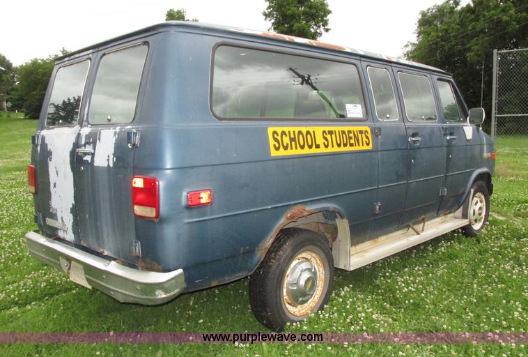image for item H4584 1991 Chevrolet van