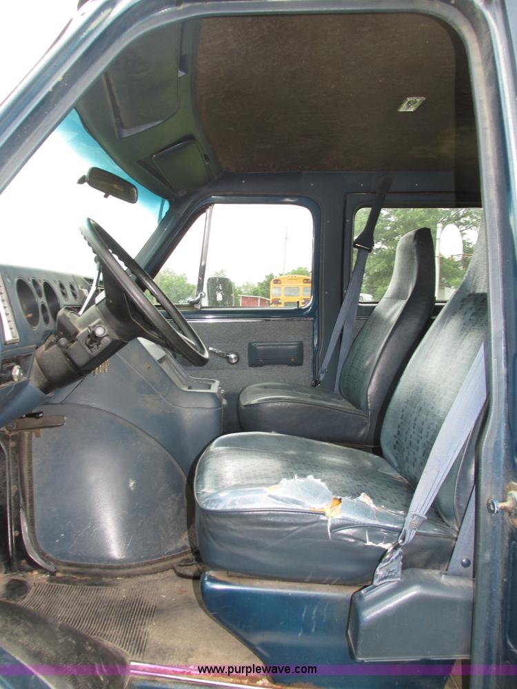 image for item H4584 1991 Chevrolet van