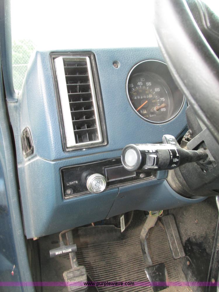 image for item H4584 1991 Chevrolet van