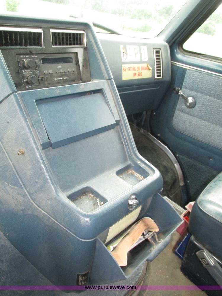 image for item H4584 1991 Chevrolet van