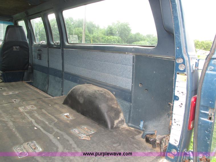 image for item H4584 1991 Chevrolet van