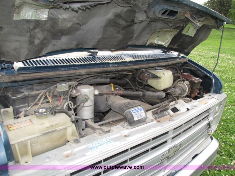 image for item H4584 1991 Chevrolet van