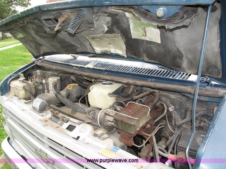image for item H4584 1991 Chevrolet van