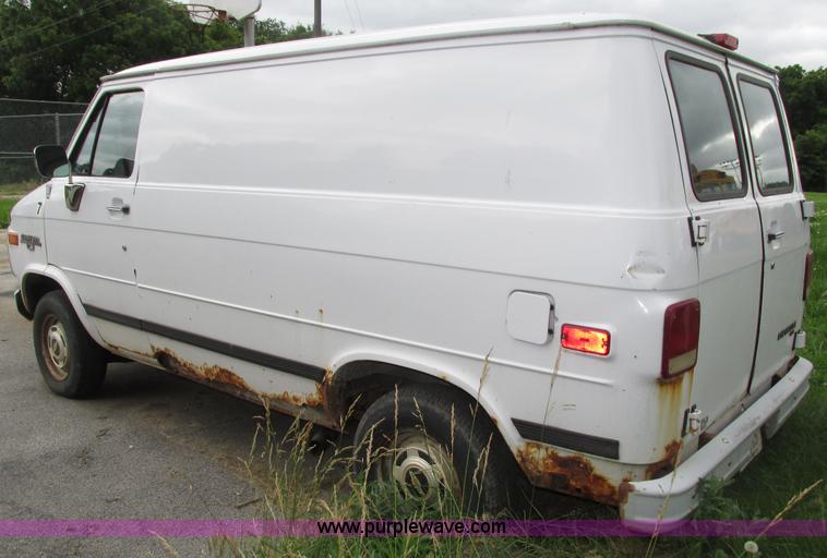 image for item H4585 1995 Chevrolet G10 van