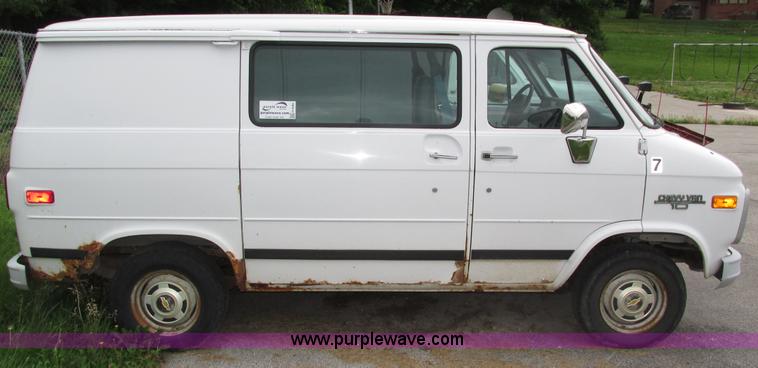 image for item H4585 1995 Chevrolet G10 van