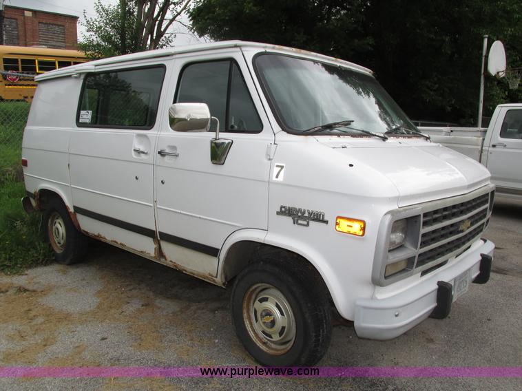 image for item H4585 1995 Chevrolet G10 van